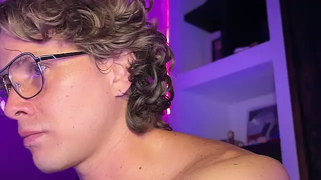 mcklister_kinky_feets webcam