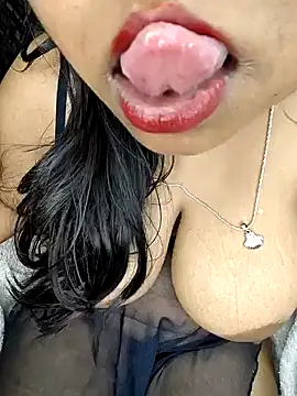 Curvy_Pooja