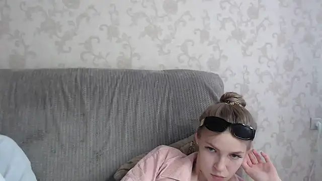 HitGyrl webcam