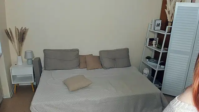 DeloraHakimi webcam