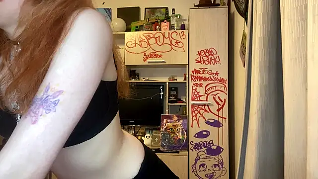 CuteRedheadPrincess webcam