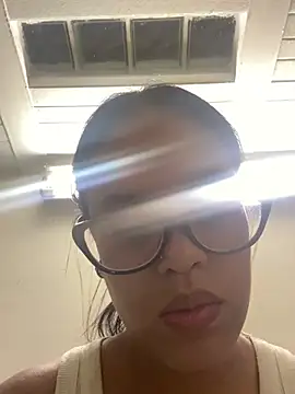 Marilyncruz__ webcam