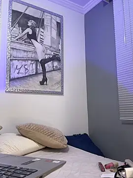 Mau_White webcam