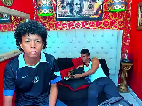 PEINBOYS live cam