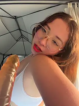 AliciaWhite_nt webcam