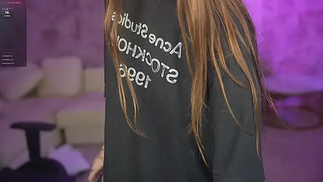 Esmie_Smile webcam