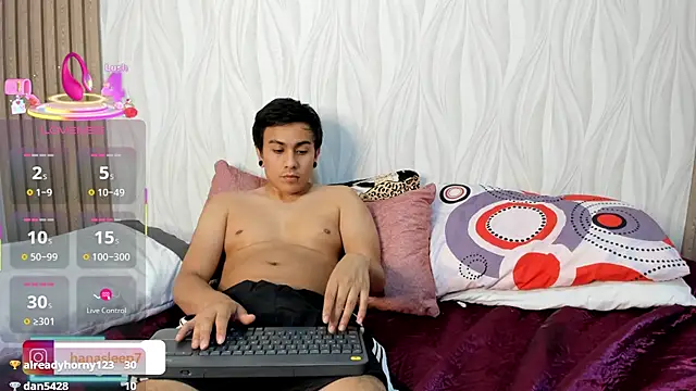 Onyx_black1934 webcam
