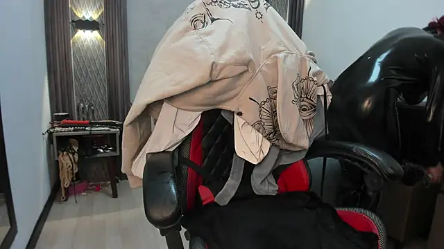 selene_red_ webcam