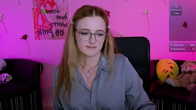 luna_berryy webcam