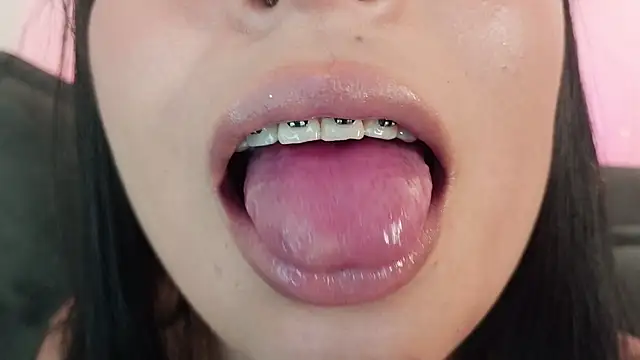 mia_roux1 webcam