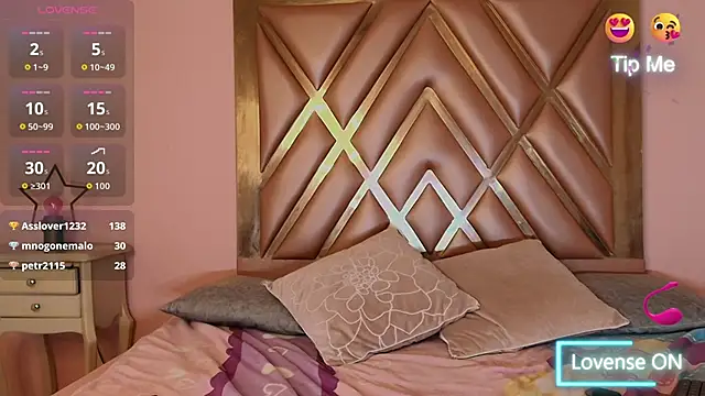 lilithrouse smooth pussy cam room