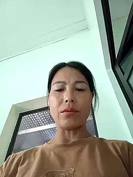 Numin mature MILF webcam model