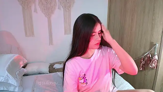 iriswest nude tattooed body cam