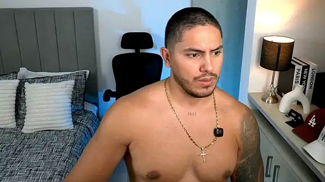 owen-pierces webcam