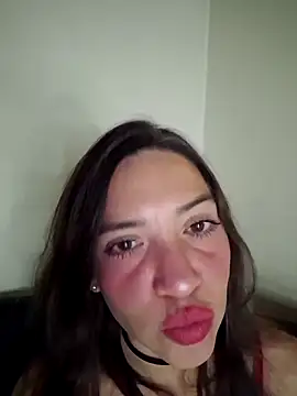 loveuu-bae webcam
