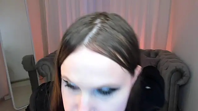 EffieMinki webcam