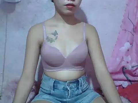 SweetPussie18x webcam