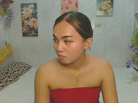 ur_asiankat webcam