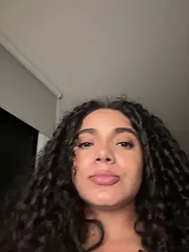 Curlyierr webcam