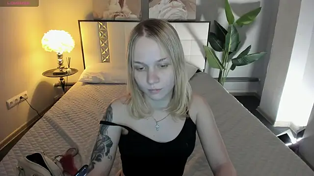 Ami_Kiss webcam