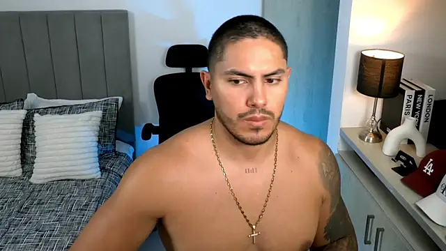 owen-pierces webcam