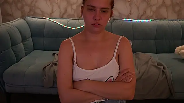 LiviaShy webcam