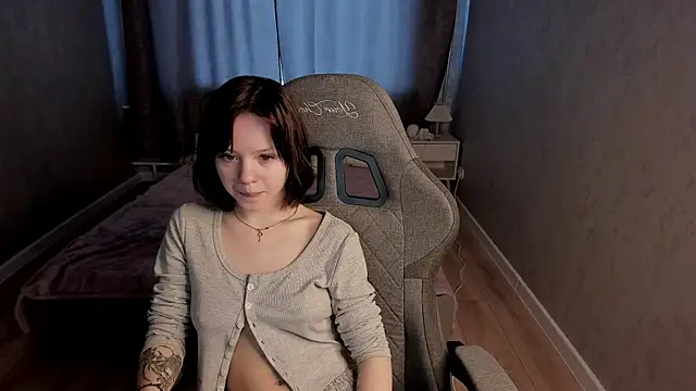 Loly_Cuttie webcam