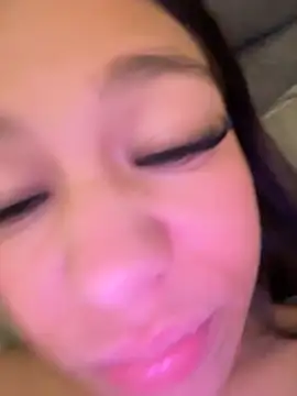 Alyshanon18 webcam