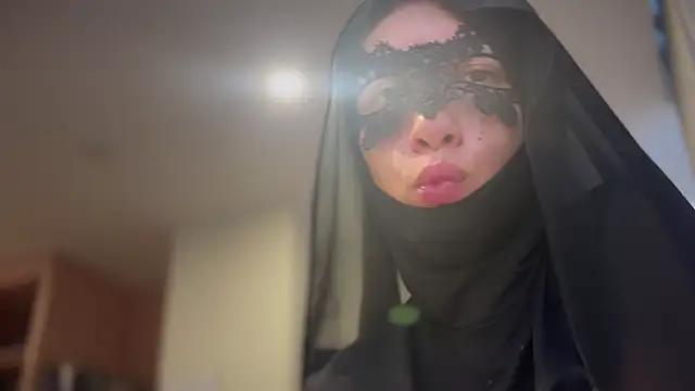 hiddenCrazySlutCpl live sex cam
