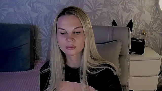 EvaRelusionJ webcam