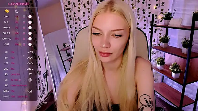 AnyaTaylor_ webcam