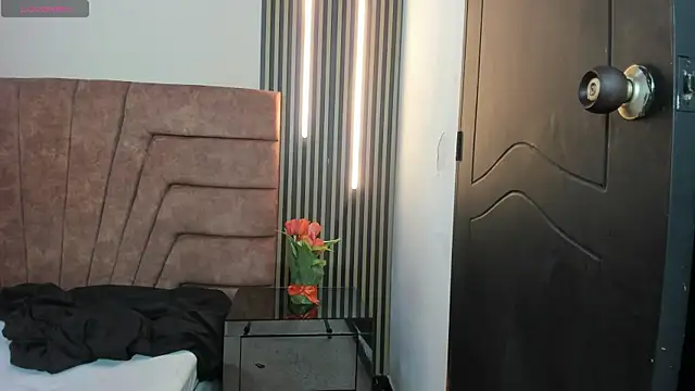 Lara_Seduce webcam