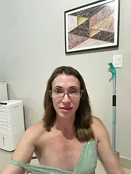 Irresistible24 webcam
