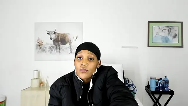 ConnieSmall24 webcam