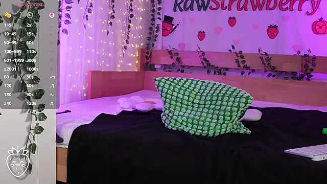 rawstrawberry webcam