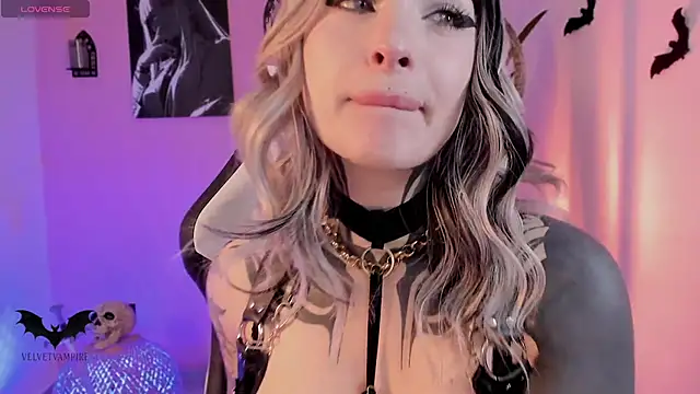 VelvetVampiree webcam