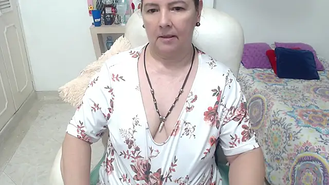 leonela_69 webcam