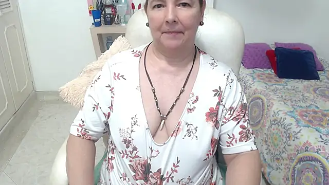 leonela_69 webcam