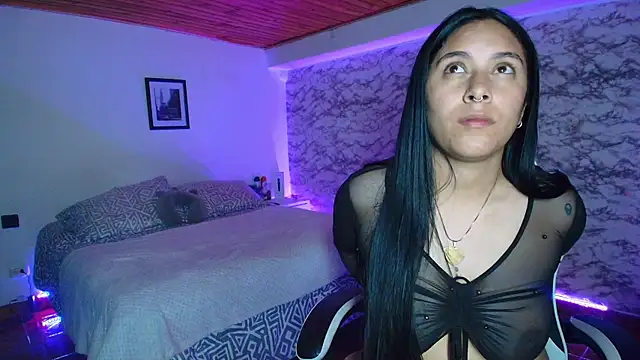 Camila_IRoose webcam