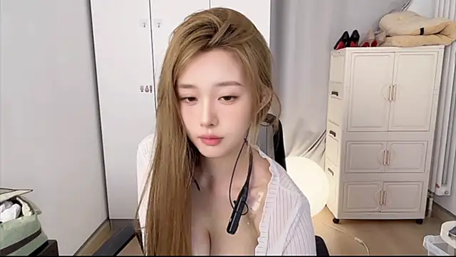 yiyi5588 webcam