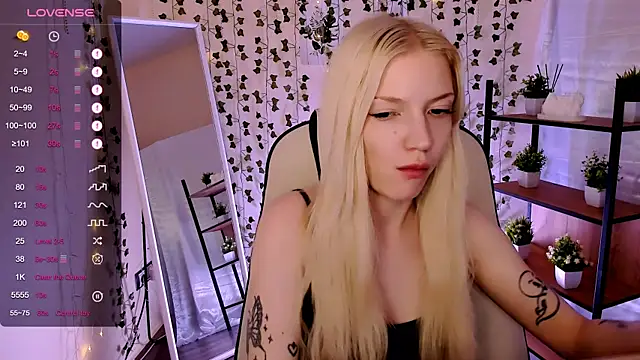AnyaTaylor_ webcam