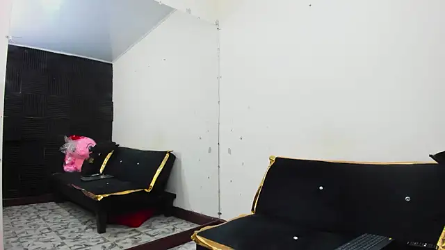 Lynn_Jones webcam