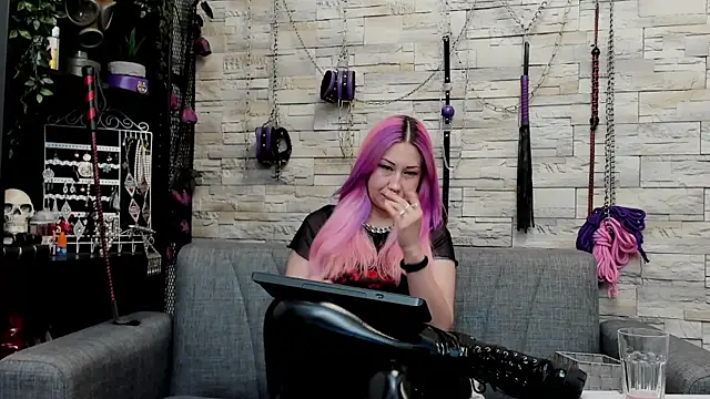 CruelMistress webcam