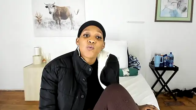 ConnieSmall24 webcam