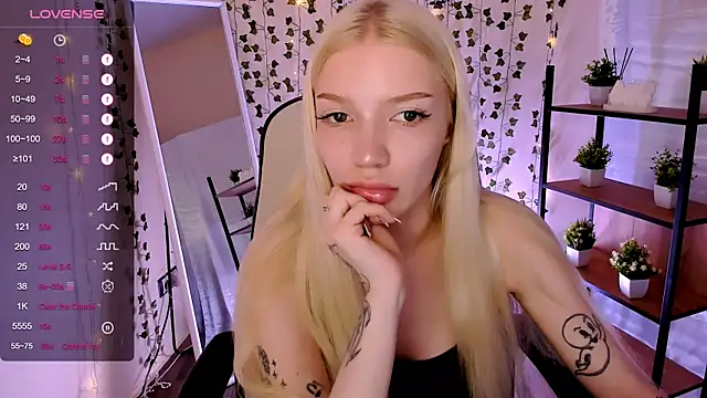 AnyaTaylor_ webcam