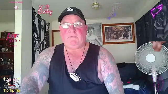 KINKYBLUEYES69