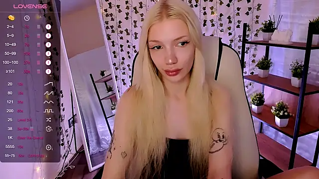 AnyaTaylor_ webcam