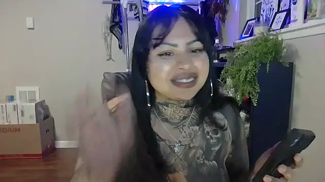 chicanachic13 live sex cam