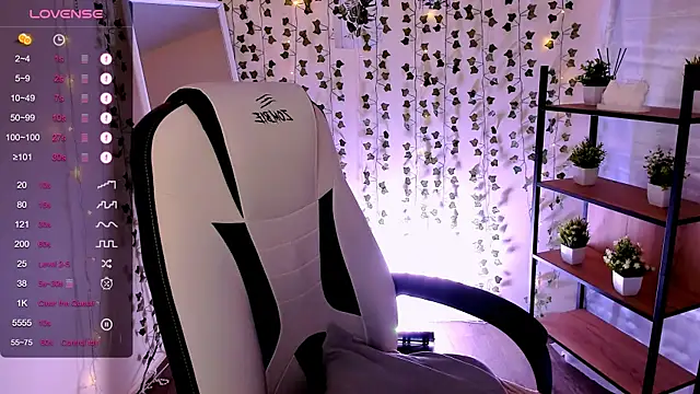 AnyaTaylor_ webcam