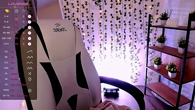 AnyaTaylor_ webcam